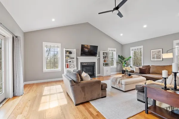 $1,375,000 | 3 Nashoba Drive, Chelmsford, MA 01824