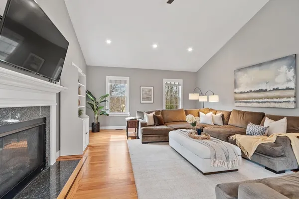 $1,375,000 | 3 Nashoba Drive, Chelmsford, MA 01824