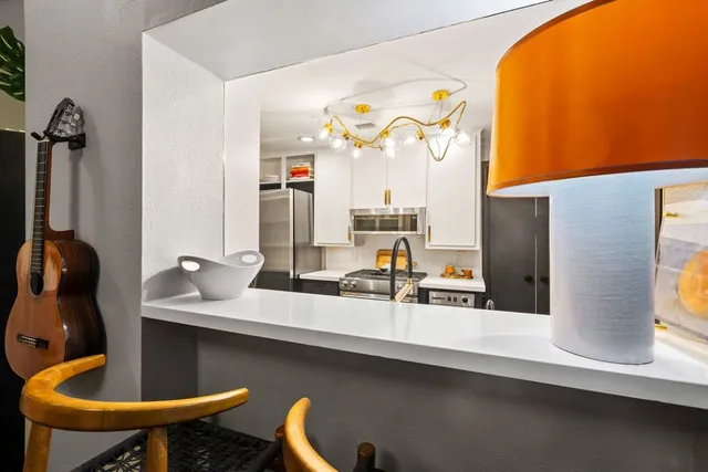 $540,000 | 1707 Spyglass Drive, Unit 123, Austin, TX 78746