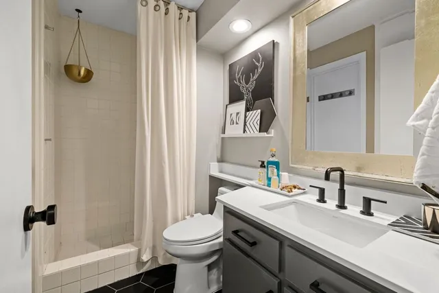 $540,000 | 1707 Spyglass Drive, Unit 123, Austin, TX 78746