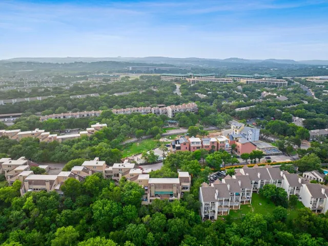 $540,000 | 1707 Spyglass Drive, Unit 123, Austin, TX 78746