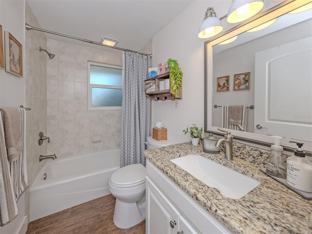 381 Falkland Road Venice, FL 34293 - Photo 15 of 41