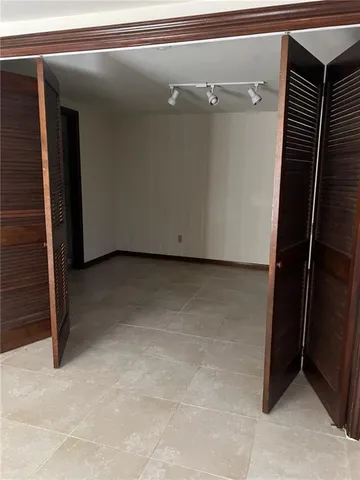 $1,095 | 3116 Prytania Street, Unit 6, New Orleans, LA 70115