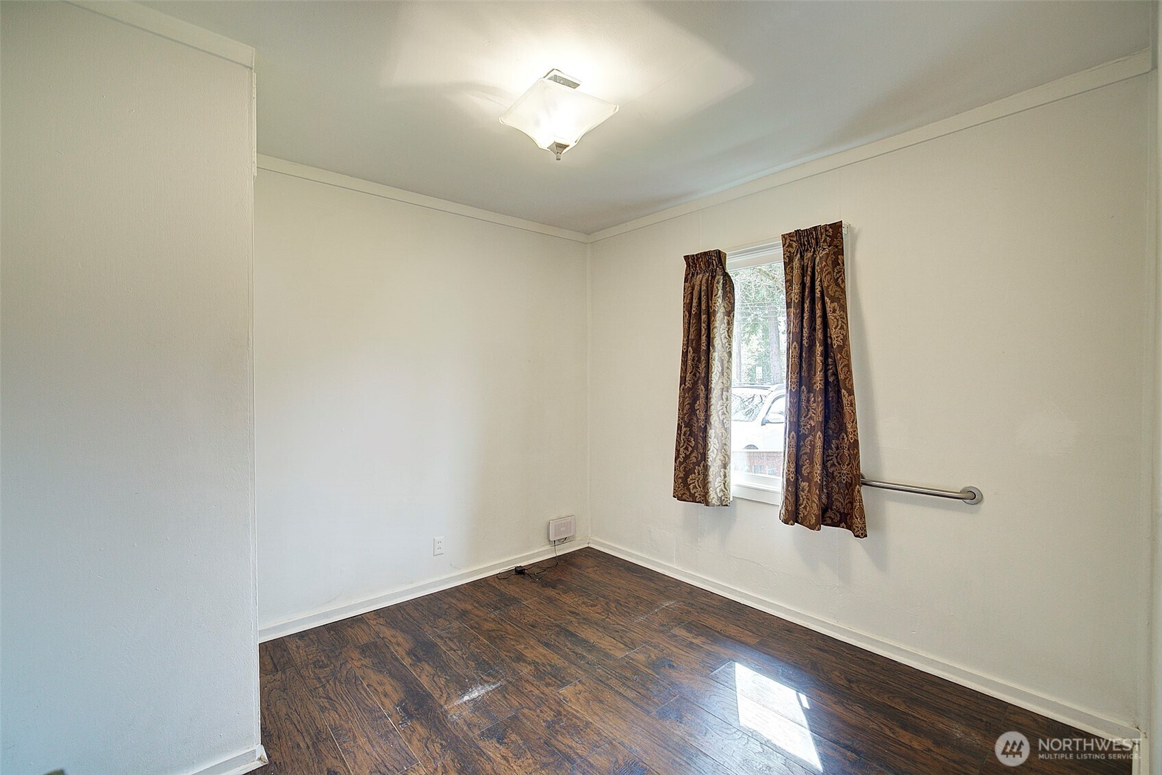 262 Southwest 116th Street Seattle, WA 98146 - Photo 14 of 22 Gallery Image 14