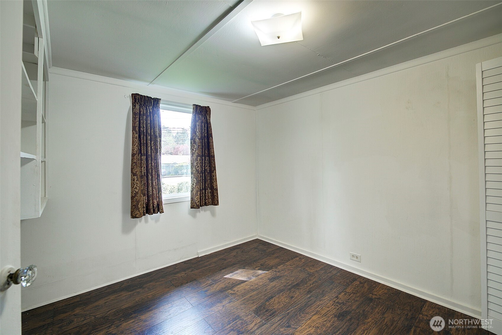 262 Southwest 116th Street Seattle, WA 98146 - Photo 17 of 22 Gallery Image 17