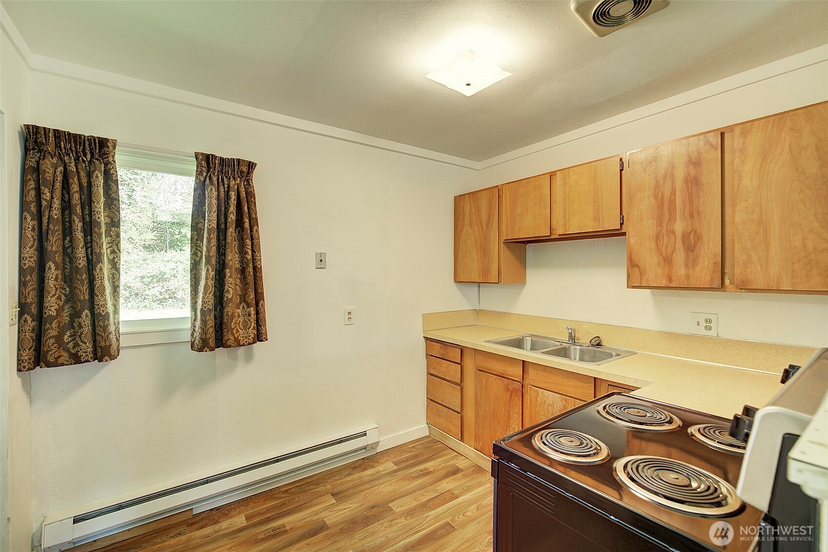 262 Southwest 116th Street Seattle, WA 98146 - Photo 10 of 22 Gallery Image 10