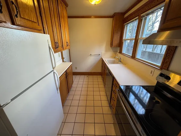 $3,800 | 41 Hawthorn Street, Unit 10, Cambridge, MA 02138