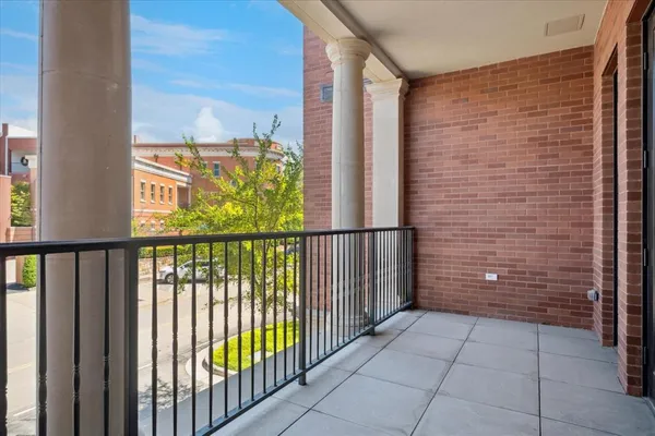$1,600,000 | 350 Central Avenue, Unit 202, Southlake, TX 76092