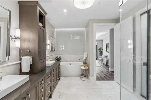 $1,600,000 | 350 Central Avenue, Unit 202, Southlake, TX 76092