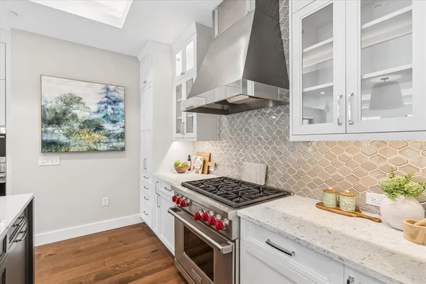 $1,600,000 | 350 Central Avenue, Unit 202, Southlake, TX 76092