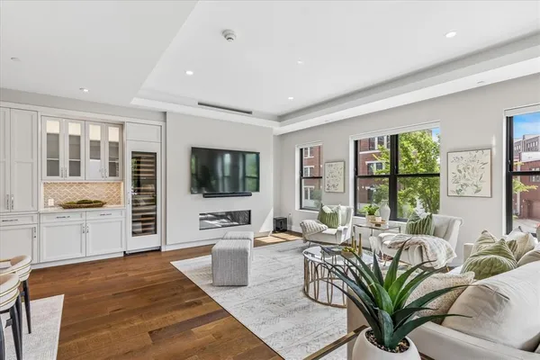 $1,600,000 | 350 Central Avenue, Unit 202, Southlake, TX 76092