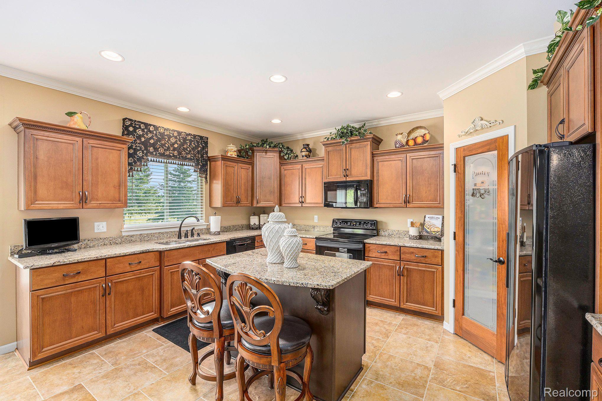 16499 Moore Park Road Macomb, MI 48044 - Photo 8 of 24 Gallery Image 8