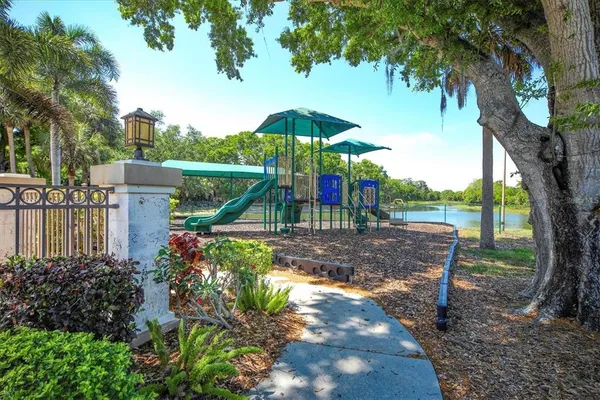 $3,800 | 8319 Nice Way, Sarasota, FL 34238