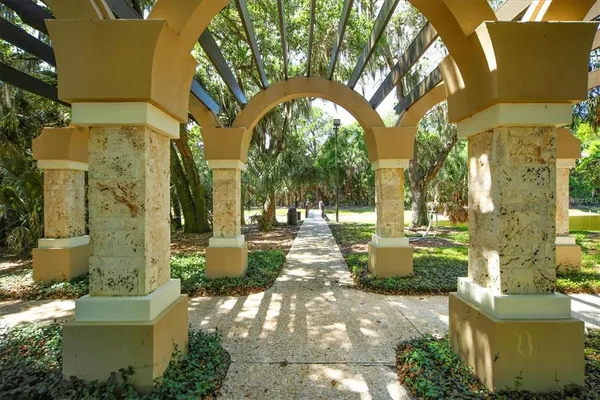 $3,800 | 8319 Nice Way, Sarasota, FL 34238