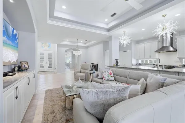 $3,800 | 8319 Nice Way, Sarasota, FL 34238