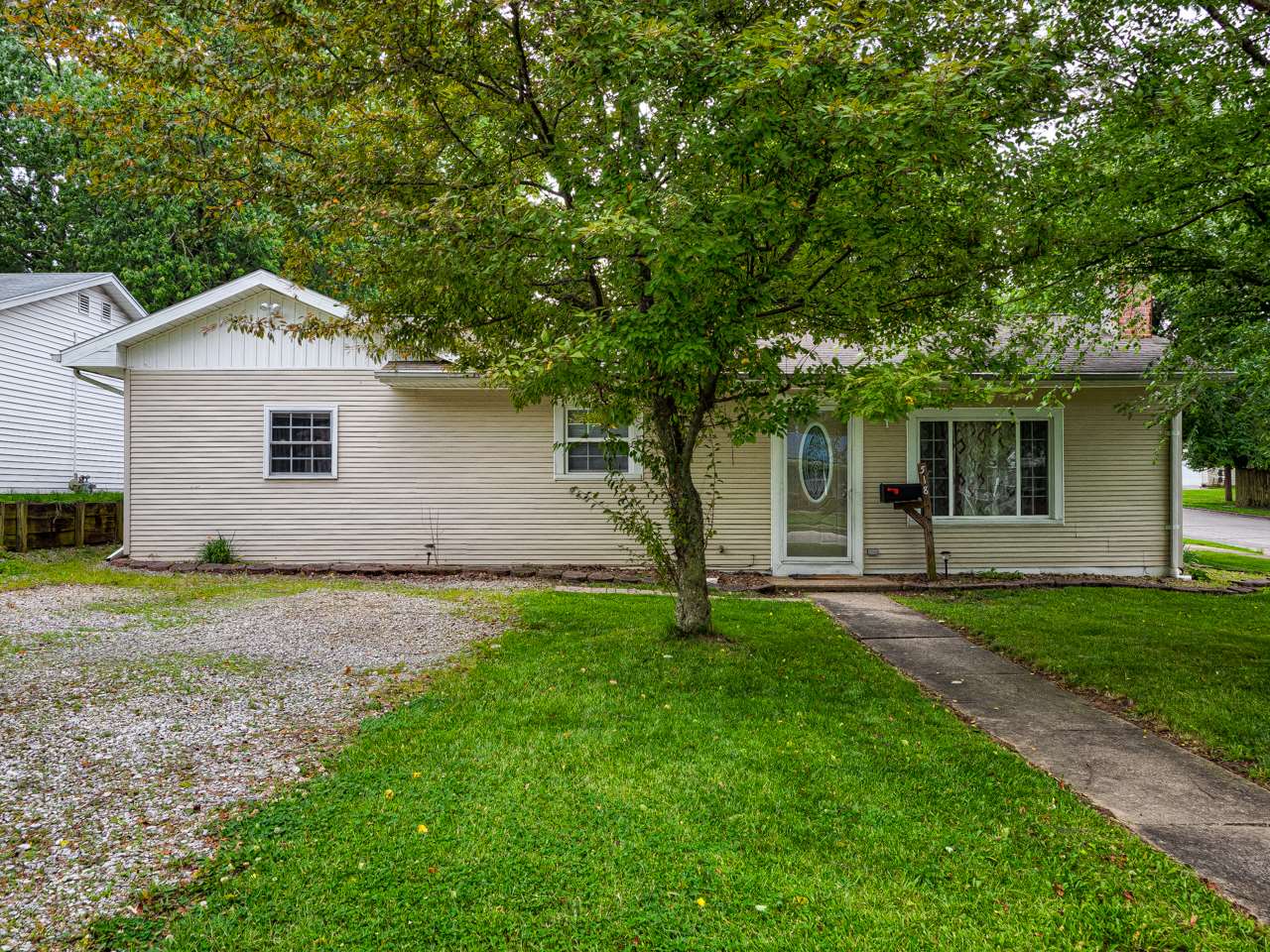 518 Hanover Road Evansville, IN 47710 - Photo 1 of 36 Gallery Image 1