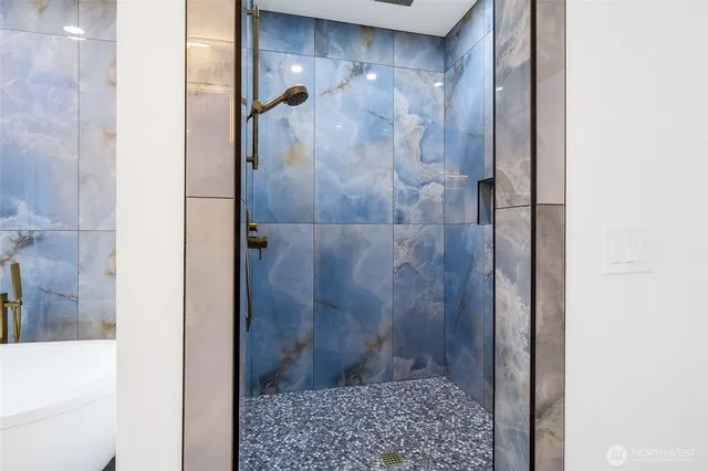 $1,200,000 | 1515 West Lakeside Drive, Moses Lake, WA 98837