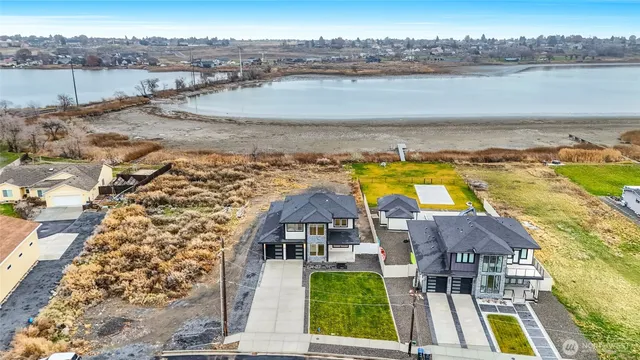 $1,200,000 | 1515 West Lakeside Drive, Moses Lake, WA 98837