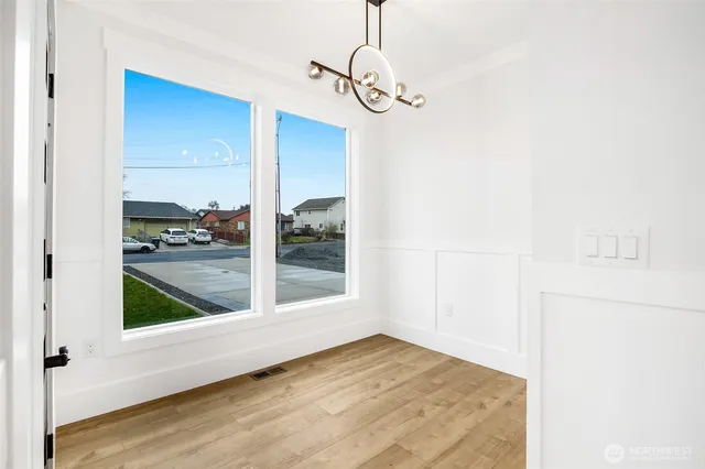 $1,200,000 | 1515 West Lakeside Drive, Moses Lake, WA 98837