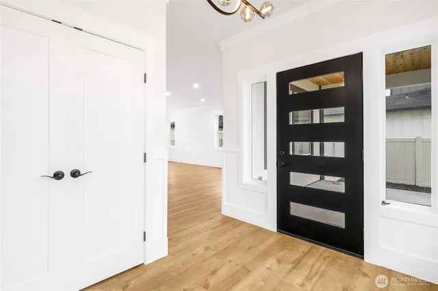 $1,200,000 | 1515 West Lakeside Drive, Moses Lake, WA 98837