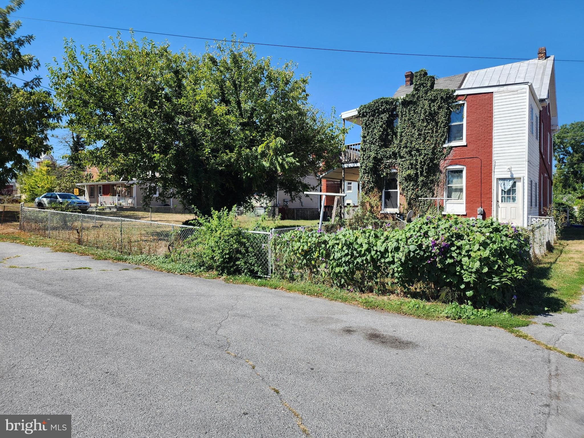 36 High Street Hagerstown, MD 21740 - Photo 26 of 28 Rear yard, next door property for sale as well!