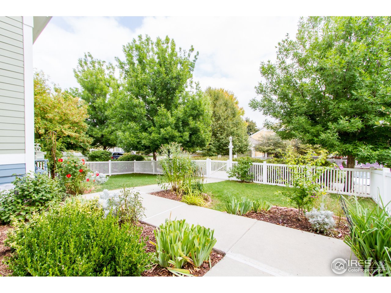 Private fenced yard