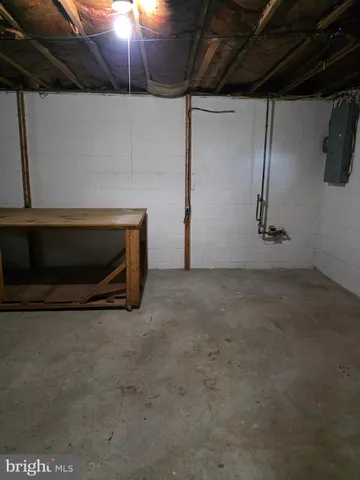 $2,050 | 1008 Fairview Avenue, Wilmington, DE 19809