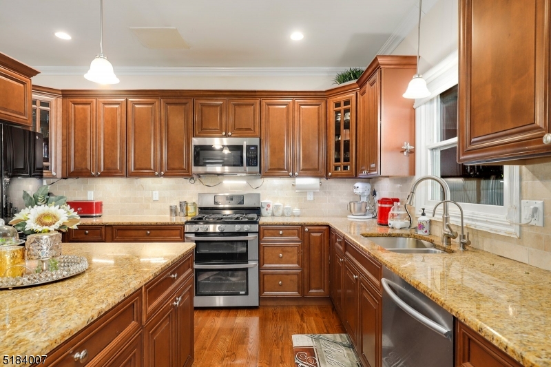 157 Woodridge Street Wood-Ridge, NJ 07075 - Photo 16 of 47 Gallery Image 16