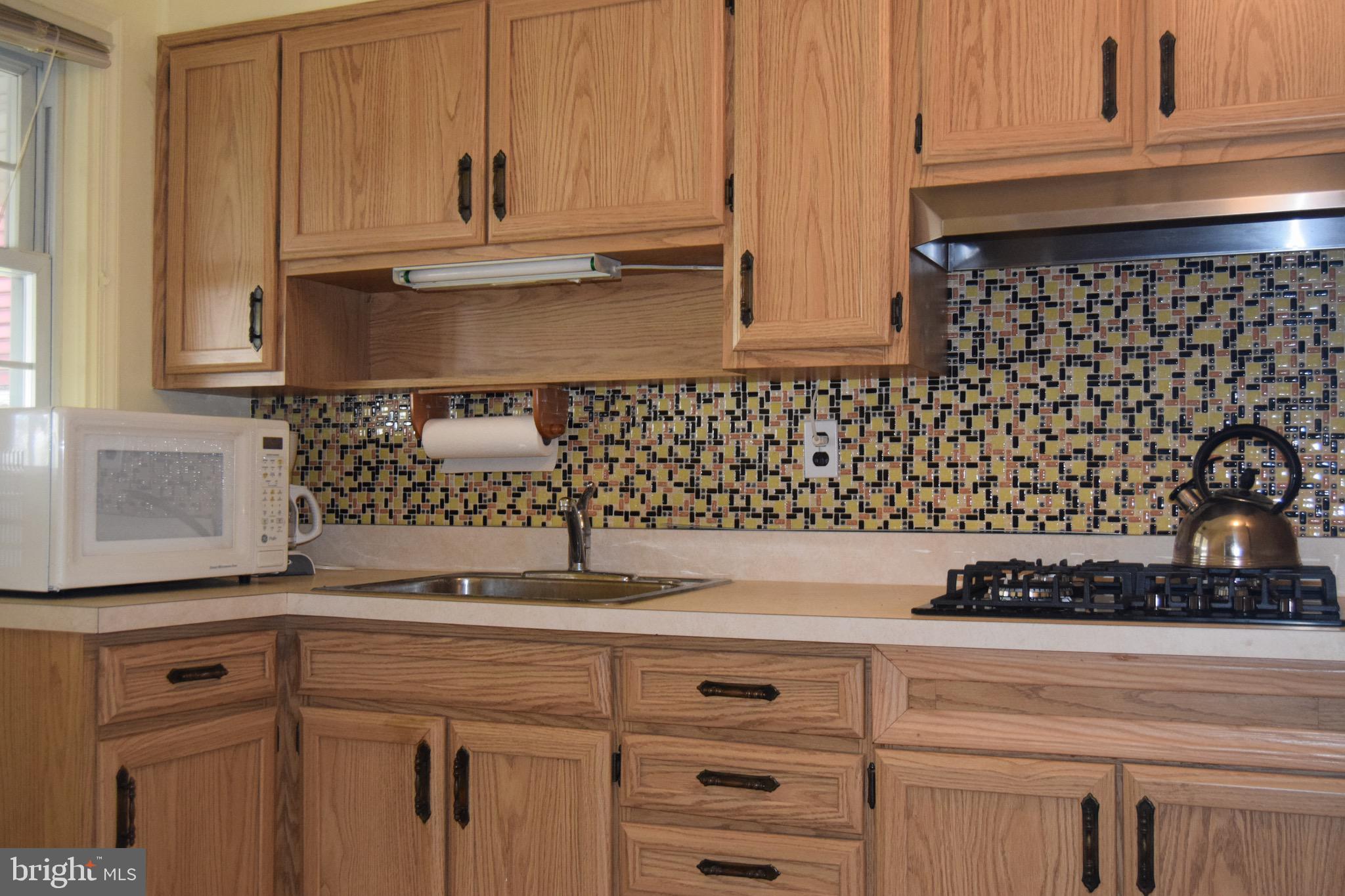 1432 Barrett Road Baltimore, MD 21207 - Photo 9 of 20 Cute, bright kitchen!