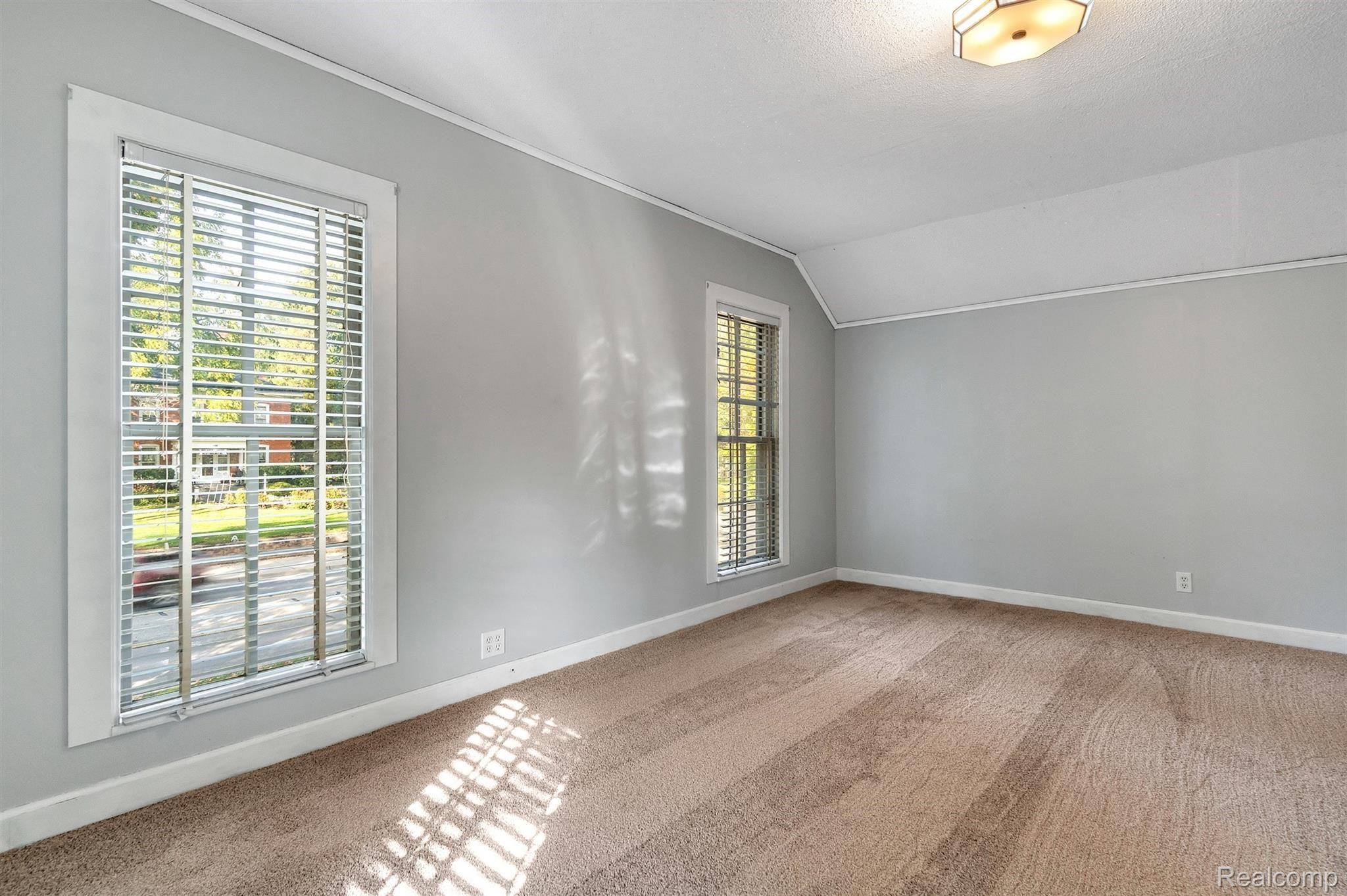 609 West Silver Lake Road Fenton, MI 48430 - Photo 27 of 37 27-609-w-Silver-lake-rd-WindowStill.jpg