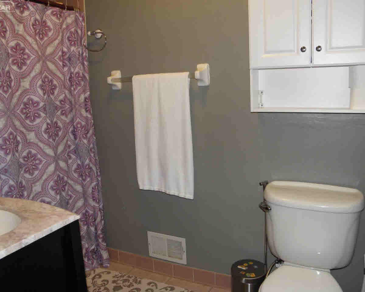 3173 North Linden Road Flint, MI 48504 - Photo 18 of 43 21290274-17.JPG
