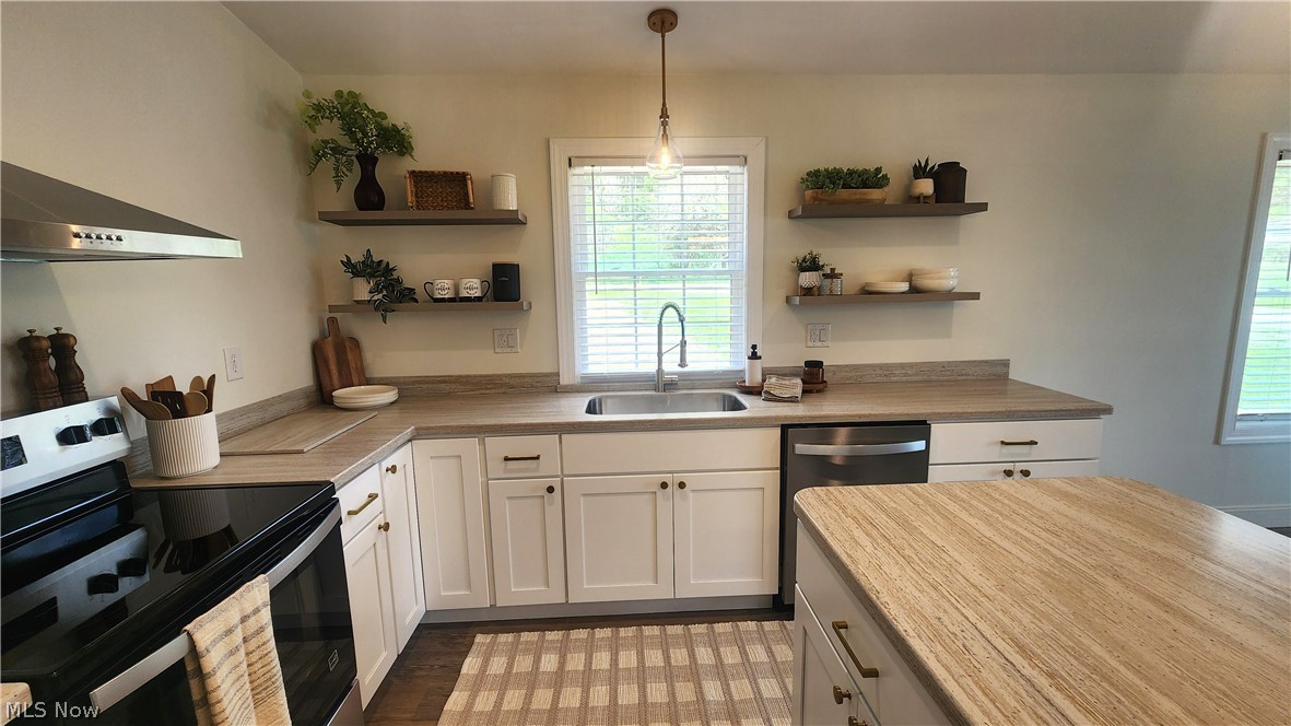 3190 Eastport Road Southeast Dennison, OH 44621 - Photo 7 of 36 Kitchen