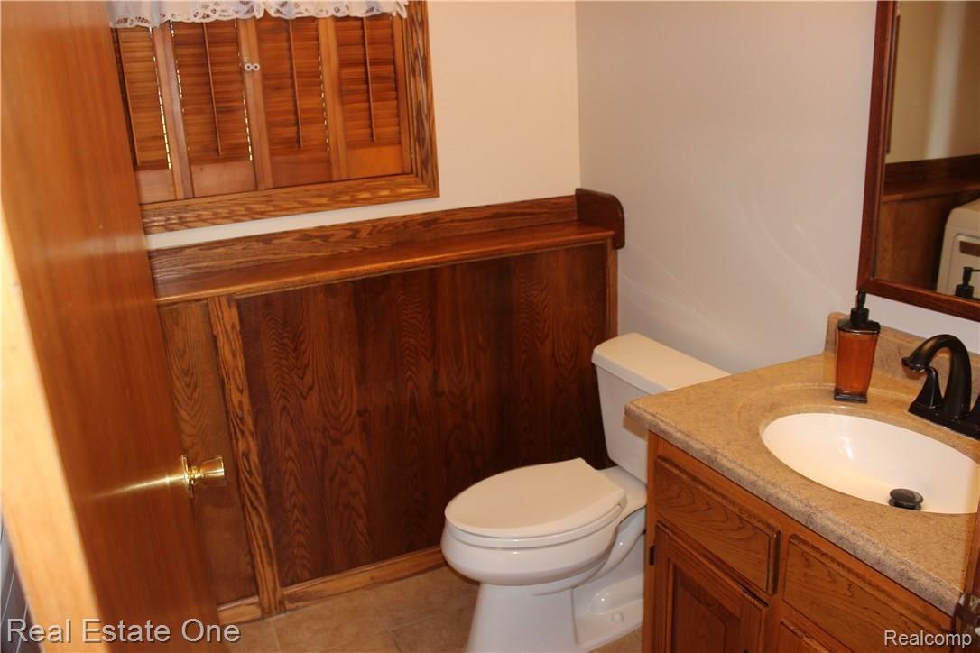 5417 Eagle Road Highland, MI 48356 - Photo 28 of 44 Half bath
