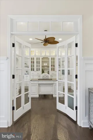 a view of a storage & utility room