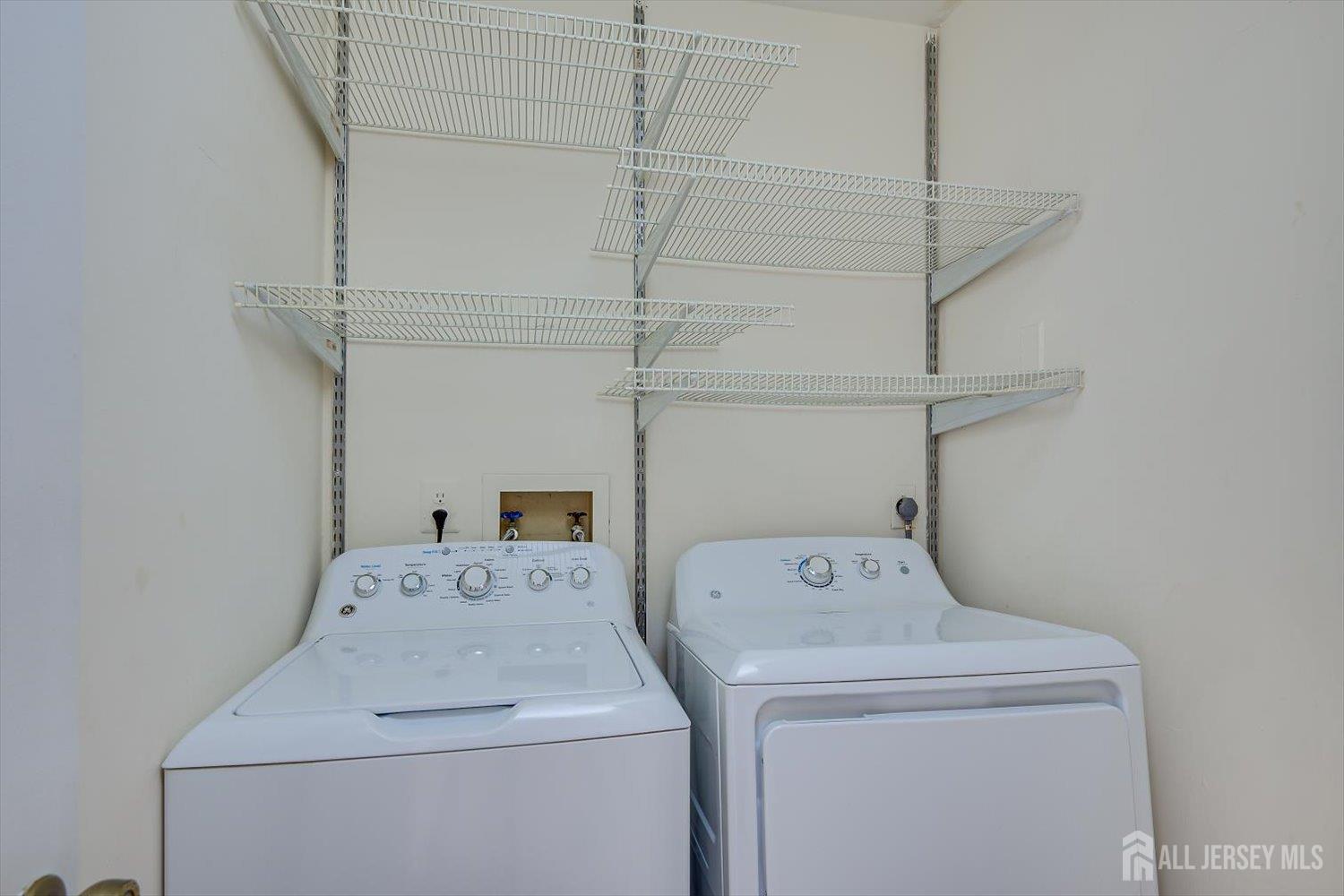 503 Timber Oaks Road Edison, NJ 08820 - Photo 32 of 43 Gallery Image 32