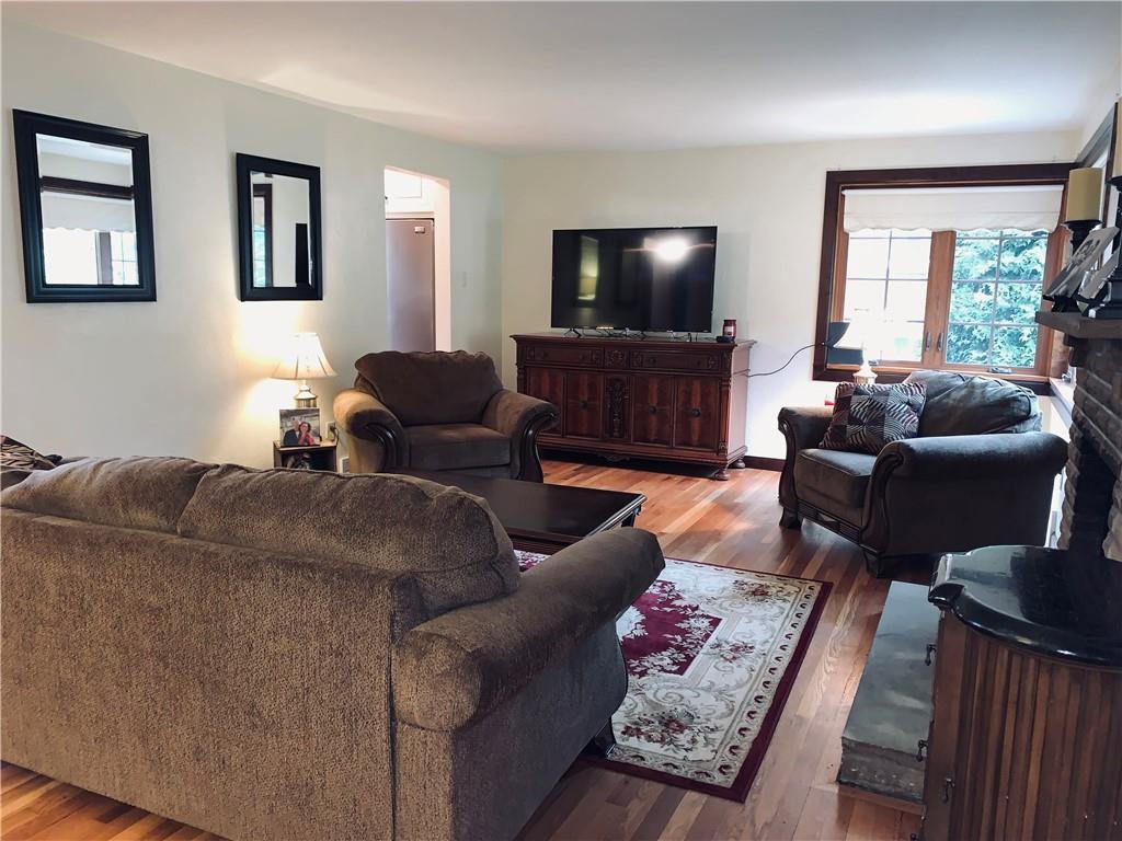 4776 Rolling Hills Road Pittsburgh, PA 15236 - Photo 7 of 25 Gallery Image 7