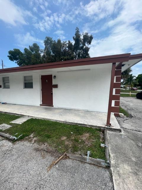 327 Silver Beach Road, Unit 3 Lake Park, FL 33403 - Photo 3 of 6 20250613134357659034000000-o