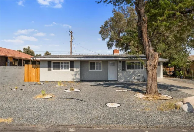 $2,400 | 16152 Vía Corto East, Desert Hot Springs, CA 92240