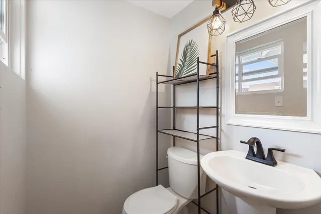 $2,400 | 16152 Vía Corto East, Desert Hot Springs, CA 92240