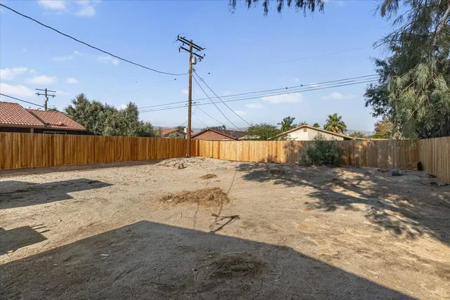 $2,400 | 16152 Vía Corto East, Desert Hot Springs, CA 92240