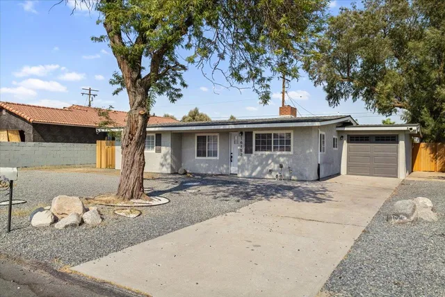 $2,400 | 16152 Vía Corto East, Desert Hot Springs, CA 92240