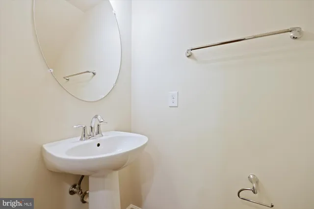 $588,000 | 637 Diamondback Drive, Unit 17A, Gaithersburg, MD 20878