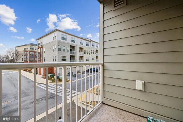 $588,000 | 637 Diamondback Drive, Unit 17A, Gaithersburg, MD 20878