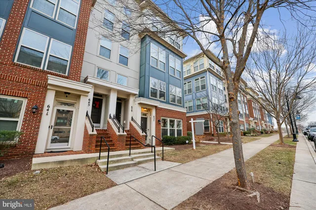 $588,000 | 637 Diamondback Drive, Unit 17A, Gaithersburg, MD 20878