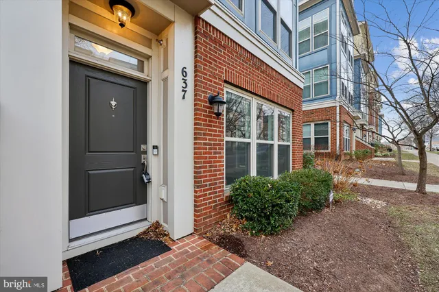 $588,000 | 637 Diamondback Drive, Unit 17A, Gaithersburg, MD 20878