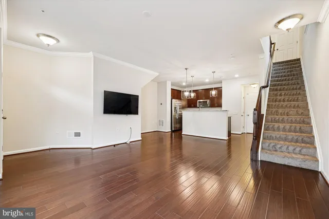 $588,000 | 637 Diamondback Drive, Unit 17A, Gaithersburg, MD 20878