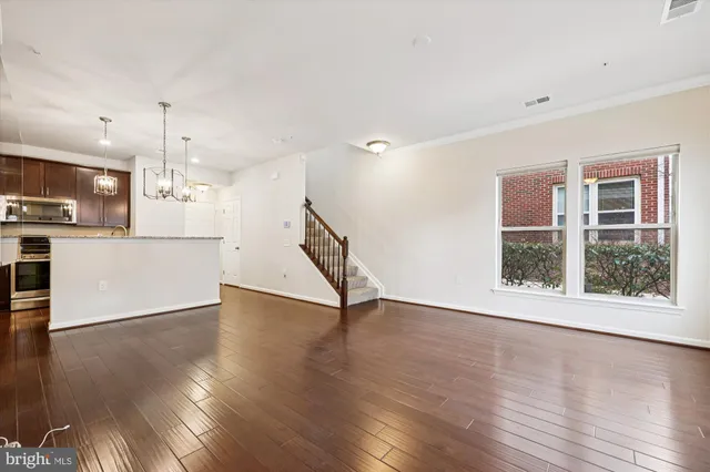 $588,000 | 637 Diamondback Drive, Unit 17A, Gaithersburg, MD 20878