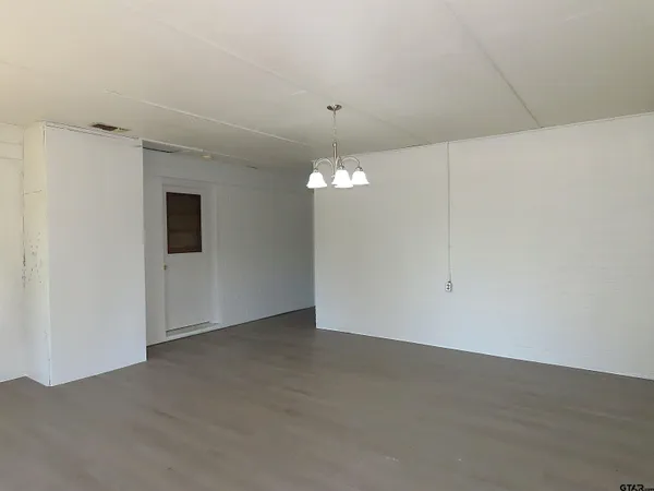 $1,195 | 501 Mt Sylvan Street, Lindale, TX 75771