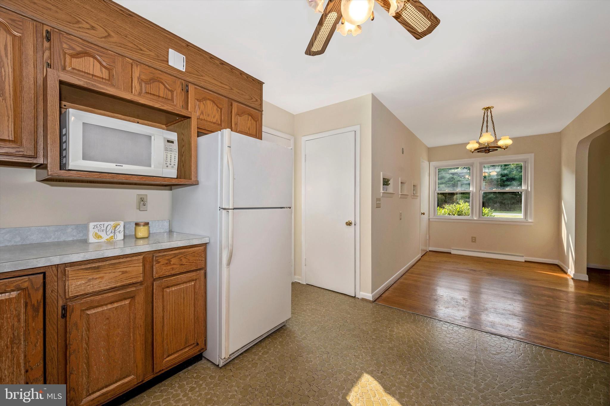 13530 Penn Shop Road Mount Airy, MD 21771 - Photo 16 of 31 Kitchen & Dining Room