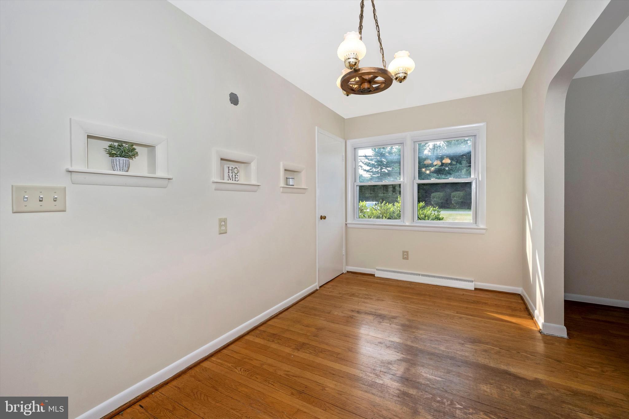13530 Penn Shop Road Mount Airy, MD 21771 - Photo 10 of 31 Dining Room is Bright & Cheery